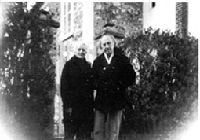 Amb Agustí Bartra revisitant Villa Rosset, 1973.